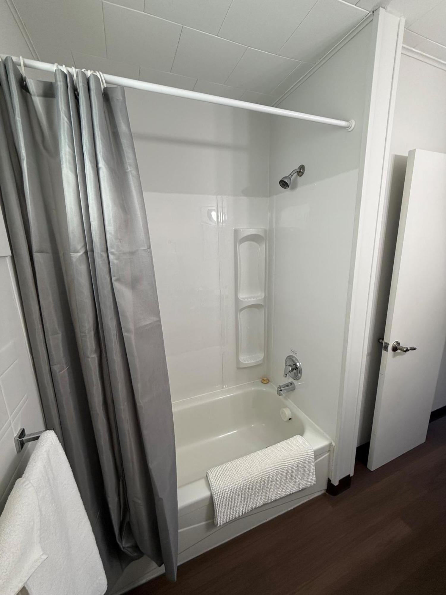 New Country Motel Swan River Esterno foto